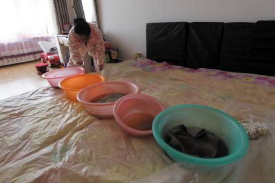 云梦楼上漏水，住户失联，小区没物管，业主维权难！律师来支招……